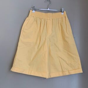 Vintage high waisted long shorts butter yellow 80’s Pull On Cinch Waist Sz Large